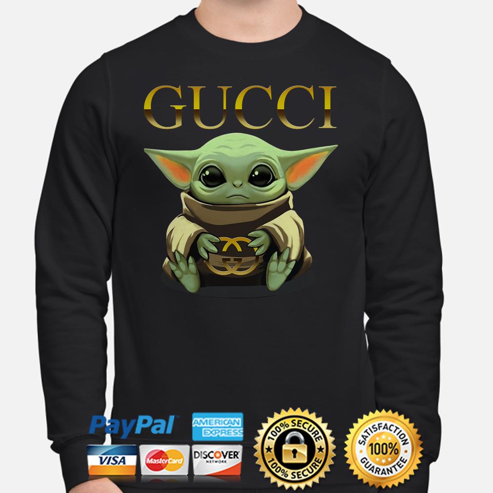 conjunción Complejo cupón Official Baby Yoda hug Gucci shirt